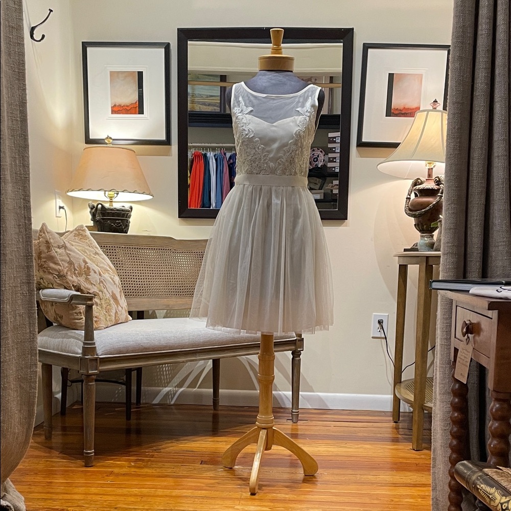 Elegant Ivory Lace & Tulle Midi Dress